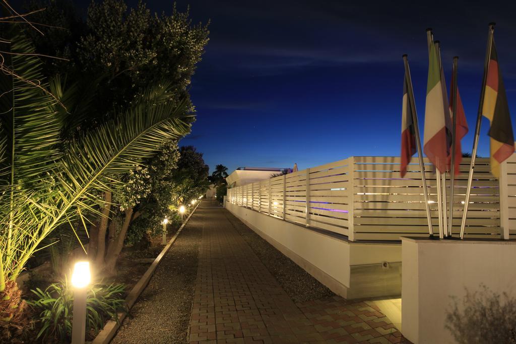 Garden Hotel Ripa В'єсте Екстер'єр фото
