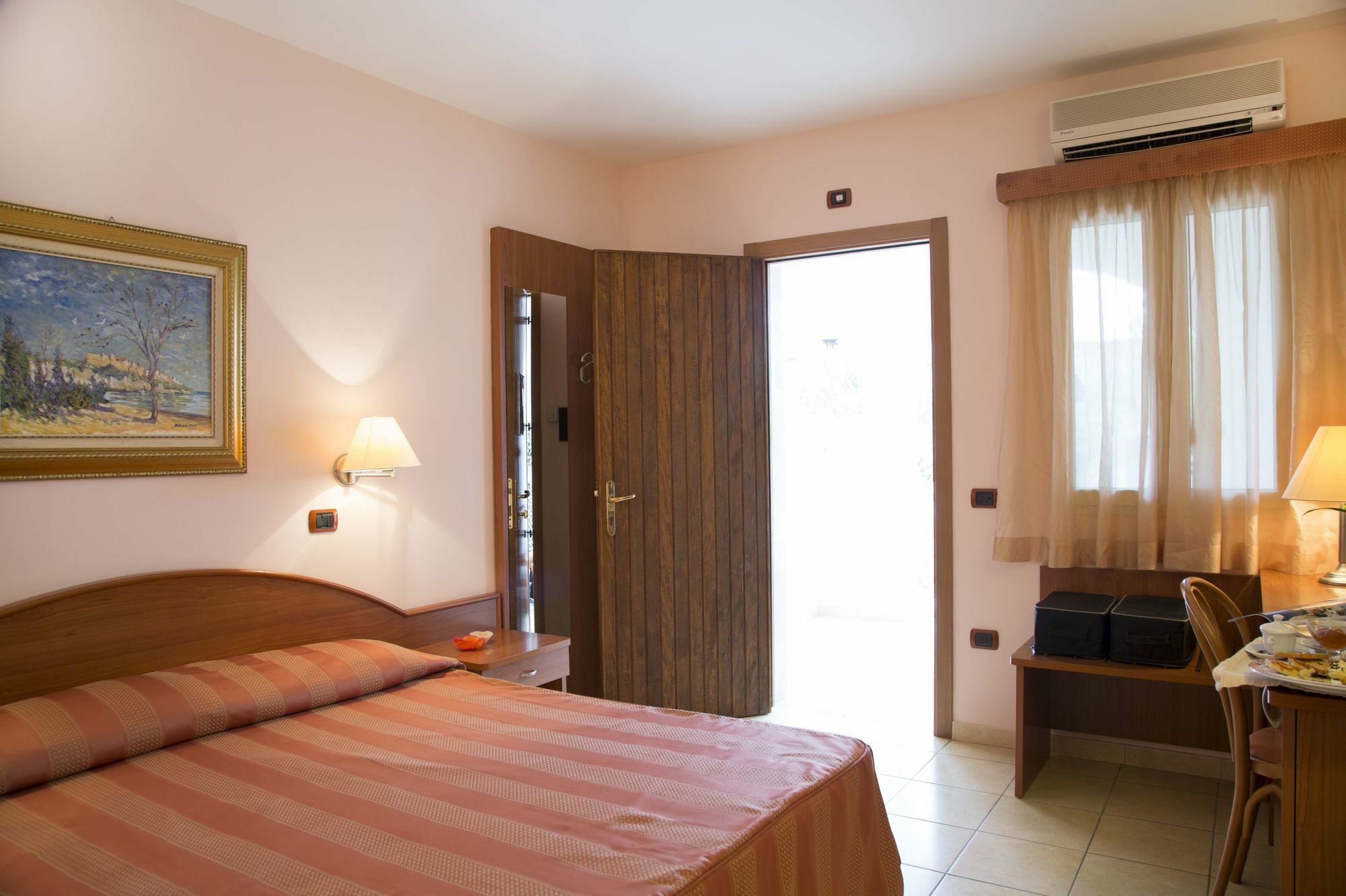 Garden Hotel Ripa В'єсте Екстер'єр фото